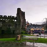 Spacious And Modern Studio Apartment Swansea City Centre